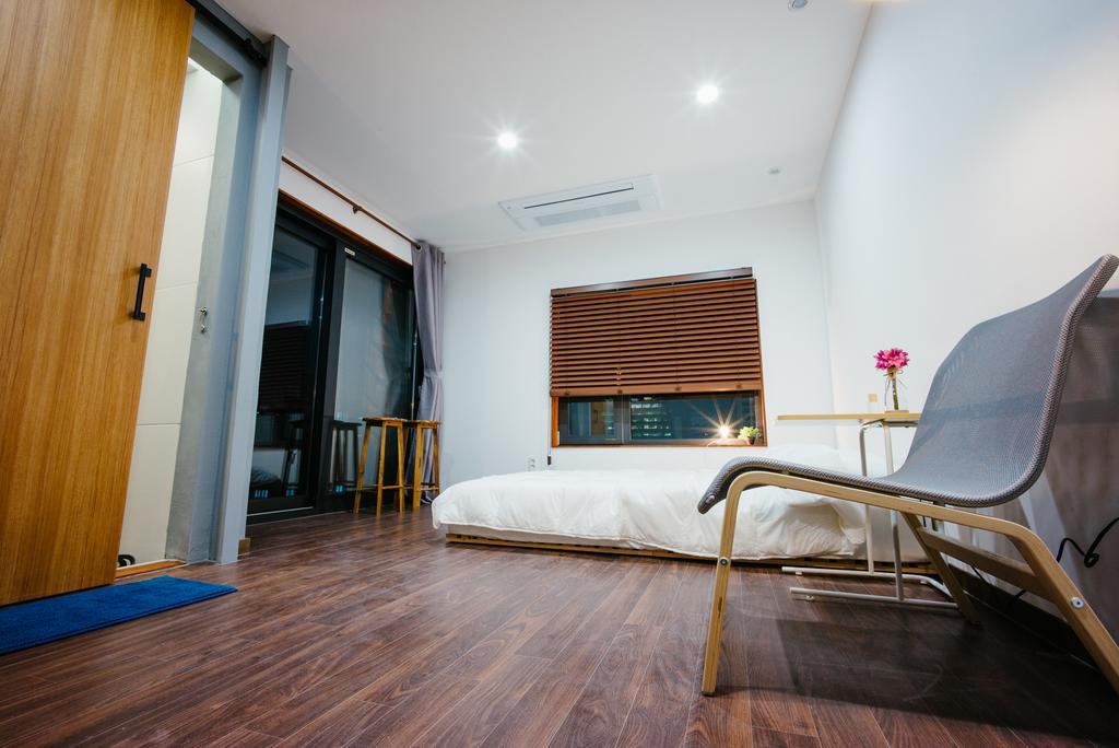 Morning Dew Guesthouse Busan Bagian luar foto