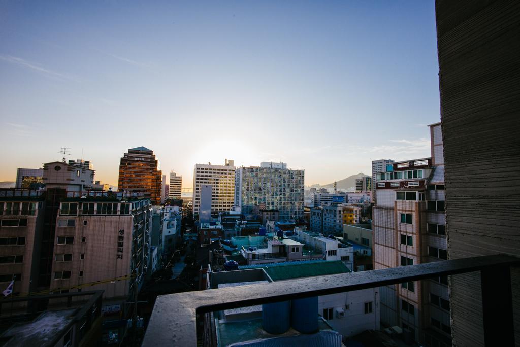 Morning Dew Guesthouse Busan Bagian luar foto