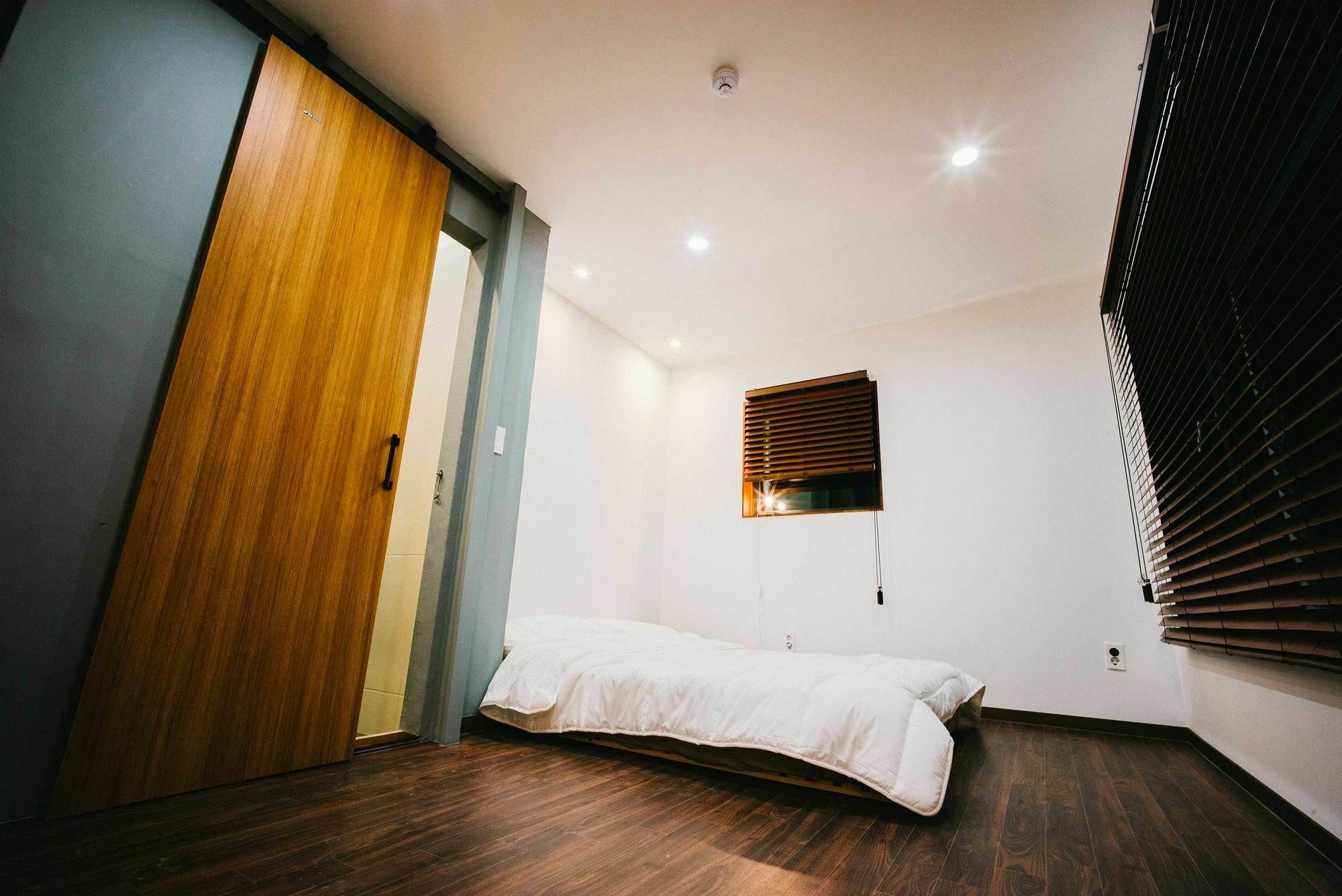 Morning Dew Guesthouse Busan Bagian luar foto